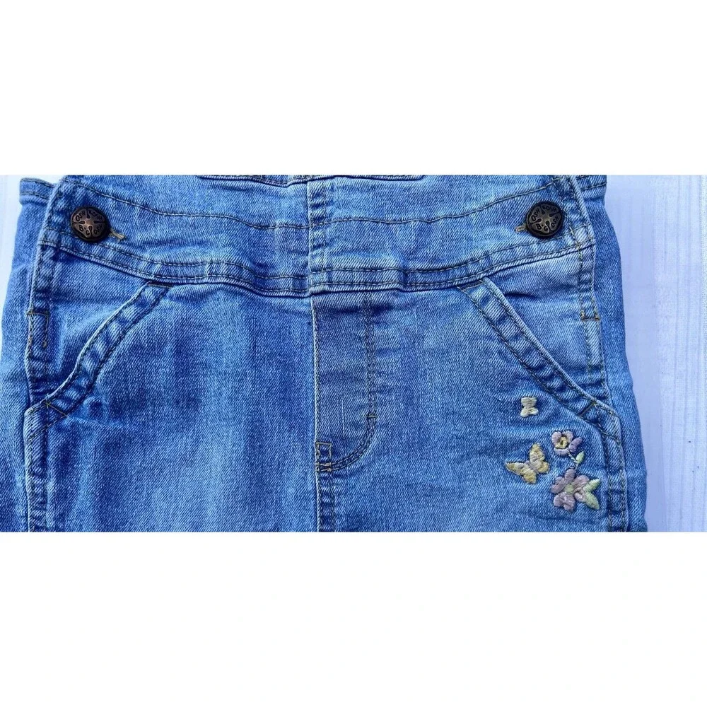 OshKosh B’gosh Girls 3T Denim Overalls Butterfly Floral Embroidered Light Wash